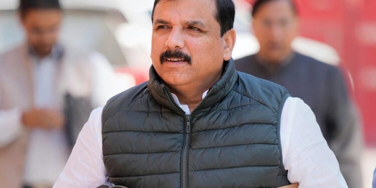 راؤس ایونیو کورٹ نے جیل انتظامیہ کو سنجے سنگھ کو حلف لینے کے لیے پارلیمنٹ لے جانے کا حکم دیا ہے