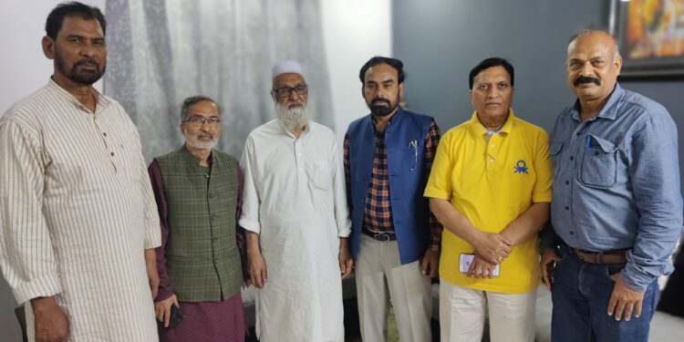 میں کسی کی بھی پرستش کا گنہگار نہیں ۔تُو کسی کا بھی خدا ہوگا صنم ہے میرا