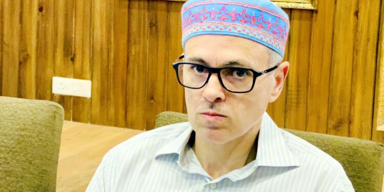 دلی کی تمام طاقتیں نیشنل کانفرنس کو ہرانے میں لگی ہیں:عمر عبداللہ