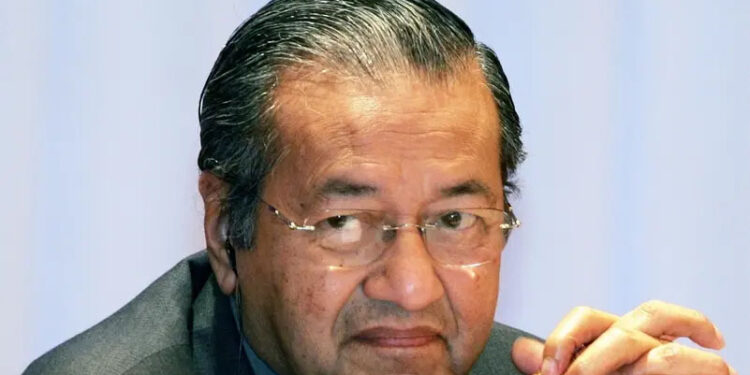 ملائشیا کے سابق صدر مہاتیر محمد کو انسداد بدعنوانی تحقیقات کا سامنا