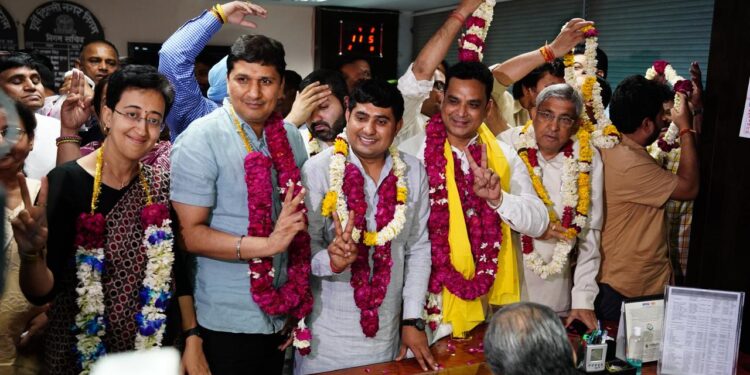 ’آپ ‘سےمیئر اور ڈپٹی میئر کے لیے پرچہ نامزدگی داخل