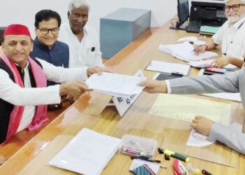 اکھلیش نے قنوج سے پرچہ نامزدگی داخل کیا