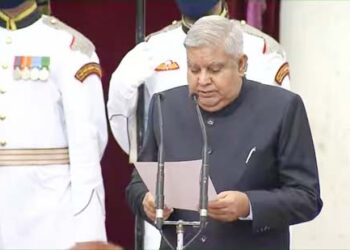 جگدیپ دھنکڑ نے پانچ نو منتخب اراکین کو حلف دلایا