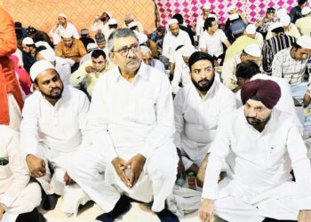 نہرو وہار بلاک کانگریس کمیٹی کے صدر علیم انصاری کے ذریعہ افطار پارٹی