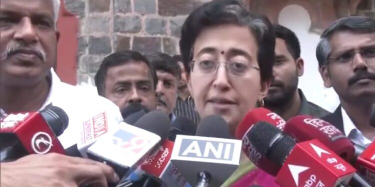 قابل اعتراض پوسٹروں اور ہورڈنگز کی شکایت:’آپ‘