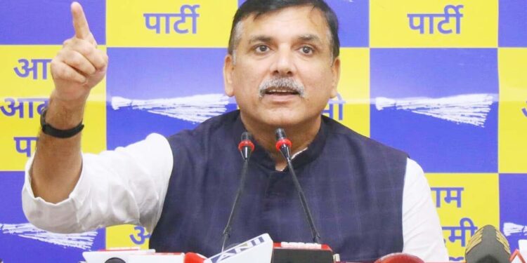 مودی آئین کو بدلنے اور ووٹ کا حق چھیننے کے لیے400سیٹیں مانگ رہے ہیں: آپ