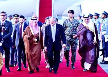 سعودی وزیر خارجہ کی اسلام آباد آمد، ہوائی اڈے پر شاندار استقبال
