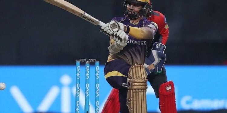 کسی بھی قسم کے کرکٹ میں سنیل نارائین کی پہلی سنچری