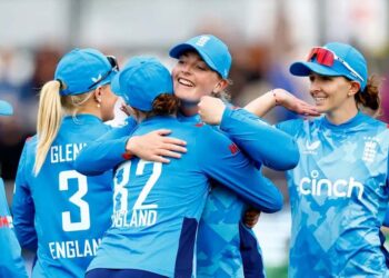 انگلینڈ کی خواتین ٹیم نے پاکستان کو 178 رنز سے ہرایا