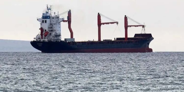 غزہ کے قریب امریکہ کے تعمیر کردہ بندرگاہ پر امداد لے جانے والا جہاز قبرص سے روانہ