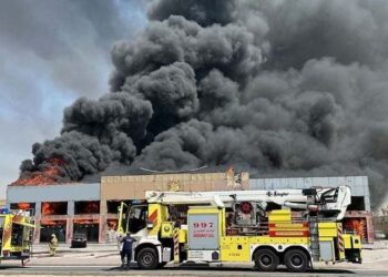 ایشیائی باشندے نے محبوبہ کو قتل کرکے دکان کو آگ لگادی؛3 پاکستانی زخمی