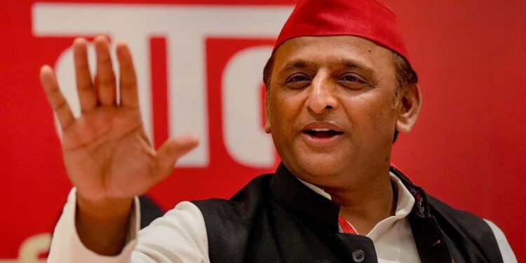 کسانوں کے بدحالی کے آنسو بی جے پی کو سکھائیں گے سبق:اکھلیش