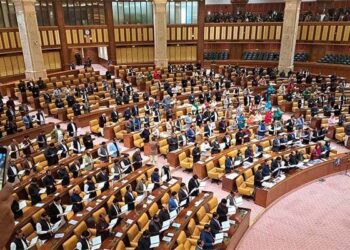 اسپیکر پنجاب اسمبلی نے سپریم کورٹ کے فیصلے کی روشنی میں 27 مخصوص ارکان کی رکنیت معطل کردی