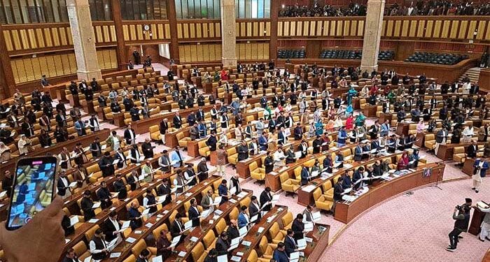 اسپیکر پنجاب اسمبلی نے سپریم کورٹ کے فیصلے کی روشنی میں 27 مخصوص ارکان کی رکنیت معطل کردی