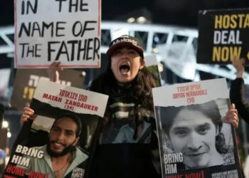 ’’ پیاروں کو لاؤ، ورنہ ملک جلا دیں گے‘‘ : اسرائیلی یرغمالیوں کے اہل خانہ نکل آئے