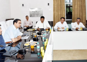 اسکولوں میں اسمارٹ کلا سیز کے قیام کیلئے کارروائی کی جائے