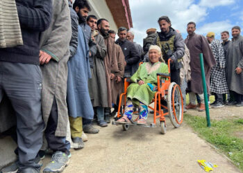 سخت ترین سیکورٹی انتظامات کے بیچ سرینگر پارلیمانی حلقہ میں چوتھے مرحلے میں ووٹنگ اختتام پذیر