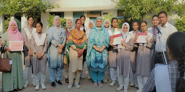 علی گڑھ مسلم یونیورسٹی کےاولمپیاڈ جیتنے والوں کا اعزاز