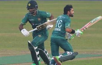 پاکستان نے آئرلینڈ کو سات وکٹوں سے شکست دی