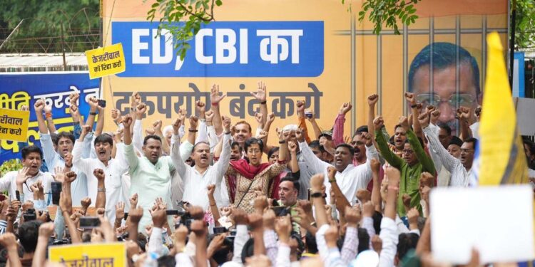 کجریوال کی غیر قانونی گرفتاری پر ’آپ‘کا ملک گیر مظاہرہ