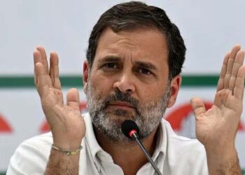 این ای ای ٹی پیپر لیک کے قصورواروں کو پکڑنا ضروری ہے :راہل