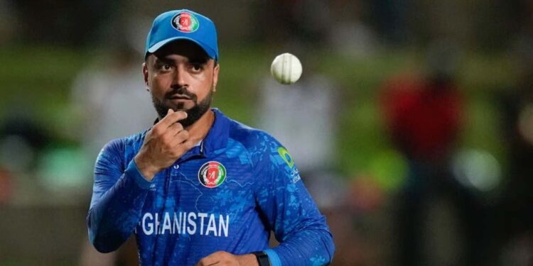 کریم جنت پر بیٹ پھینکنے پر راشد خان کی سرزنش