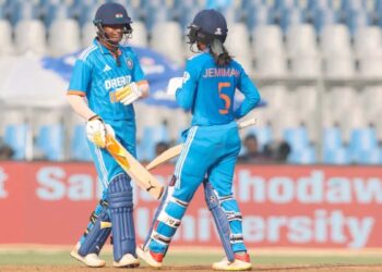 جنوبی افریقہ کے ساتھ ہوم سیریز کیلئے ہندوستانی اسکواڈ میں روڈریگز اور وستراکر