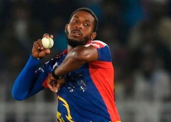 کرس جورڈن نے رقم کی تاریخ:  ٹی 20 میں ہیٹ ٹرک لینے والے پہلے انگلش گیند باز بن گئے