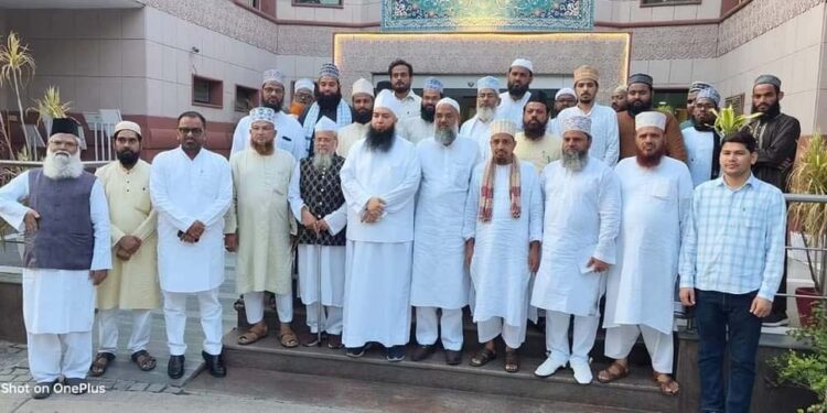 مدارس کبھی بند نہیں ہوسکتے