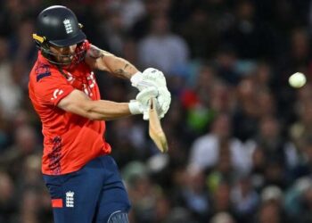 انگلینڈ نے پاکستان کو شکست دیکر سیریز 0-2 سے جیت لی