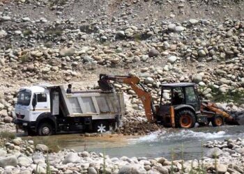 جموں میں غیر قانونی کان کنی، 11گاڑیاں ضبط: پولیس