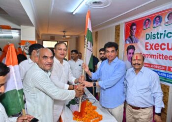 دیویندر یادو نے نجف گڑھ ضلع کانگریس کمیٹی کی ایگزیکٹو میٹنگ سے خطاب کیا