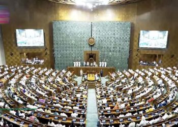 این ای ای ٹی معاملے پر اپوزیشن کا ہنگامہ