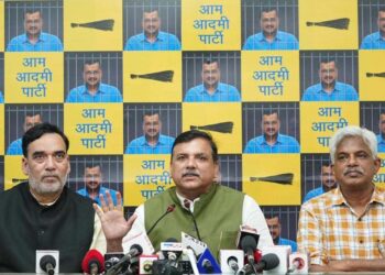 نریندر مودی کو اخلاقی بنیادوں پر استعفیٰ دینا چاہئے:’آپ‘