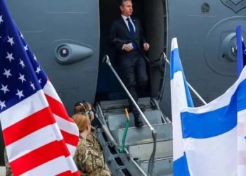 امریکی وزیر خارجہ انٹونی بلنکن مشرق وسطیٰ کے دورے پر مصر پہنچ گئے