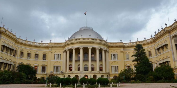 مغربی بنگال :ضمنی انتخاب میں کامیاب ممبران اسمبلی کی حلف برداری کو لے تنازعہ