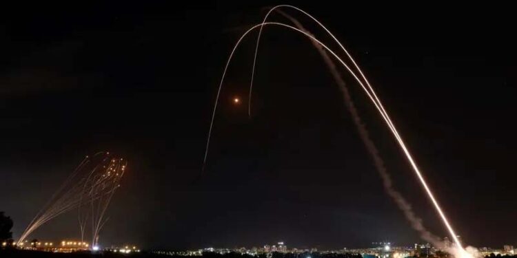 اسرائیلی اہداف پر حوثی حملے جاری، بدھ کے روز اشدود اور حیفا حملوں زد میں رہے