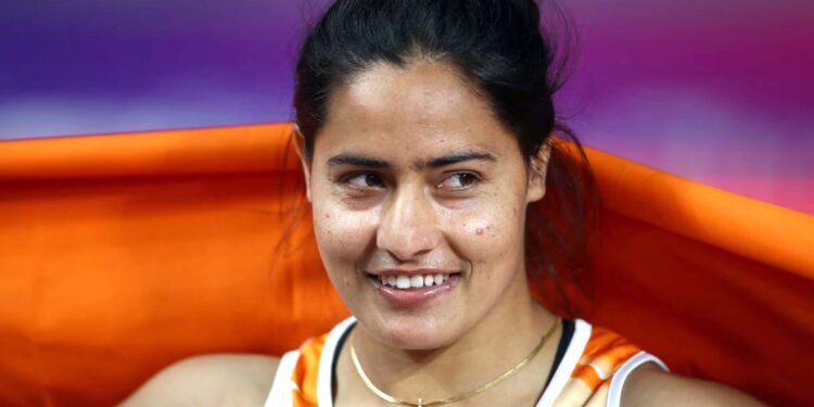 انو رانی نے نیزہ پھینکنے کے مقابلے میں طلائی تمغہ جیتا