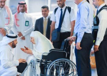 حج کے لیے مکہ شہر پہنچی  الجیریا  کی 130 سالہ خاتون کاپرتپاک استقبال