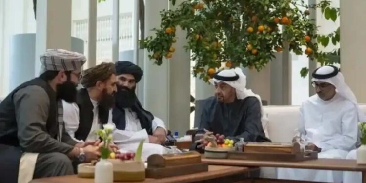 امریکہ کو مطلوب سراج الدین حقانی کی یو اے ای میں انٹری، ابوظہبی افغانستان سے کیا چاہتا ہے؟