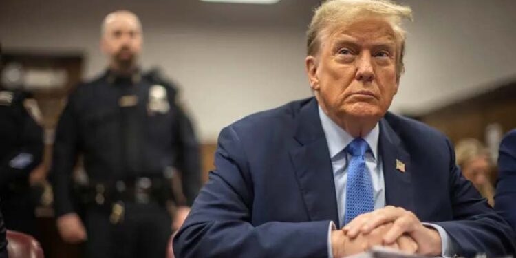 جیوری نے ڈونلڈ ٹرمپ کو ’ہش منی‘ کیس کے تمام 34 جرائم میں قصوروار قرار دے دیا