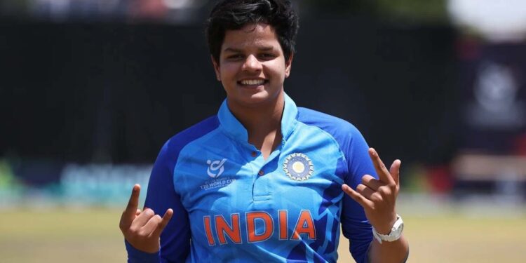 شفالی ورما کی خواتین ٹسٹ میں سب سے تیز ڈبل سنچری