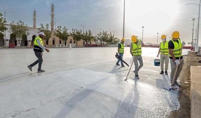 عرفات میں گرمی کی شدت کو کم کرنے کیلئےسڑکوں پر سفید پینٹ کا تجربہ