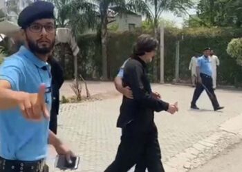 اسلام آباد پولیس کا پی ٹی آئی سیکرٹریٹ پر چھاپہ، سیکرٹری اطلاعات رؤف حسن گرفتار