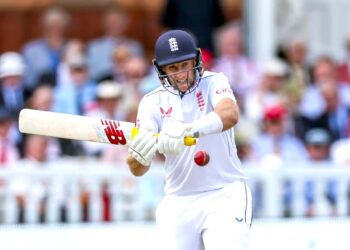ٹسٹ کرکٹ میں جو روٹ کے بارہ ہزار رن مکمل