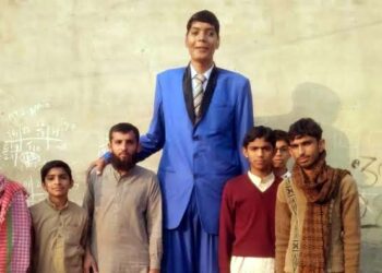 پاکستان کے طویل القامت شخص ضیا رشید انتقال کر گئے