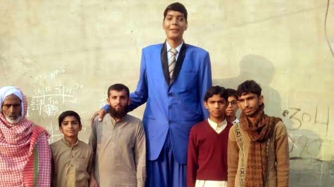 پاکستان کے طویل القامت شخص ضیا رشید انتقال کر گئے