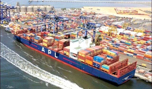 کراچی بندرگاہ پر ڈیوٹی اور ٹیکسوں کی مد میں 1200 ارب کی کرپشن کا انکشاف