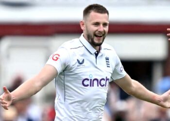 انگلینڈ کے تیز بالرگس ایٹکنسن کے ٹسٹ کیرئر کی شاندار شروعات