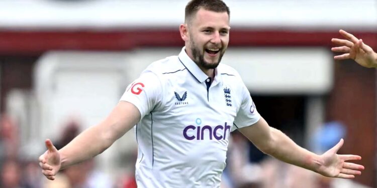 انگلینڈ کے تیز بالرگس ایٹکنسن کے ٹسٹ کیرئر کی شاندار شروعات